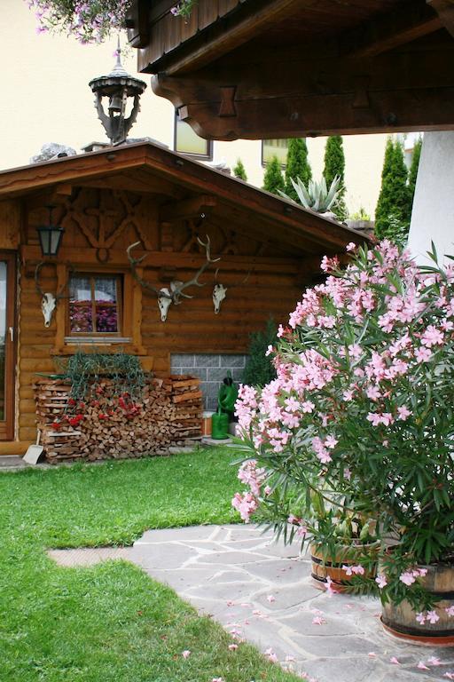 Haus Ampferstein Lägenhet Telfes im Stubai Exteriör bild